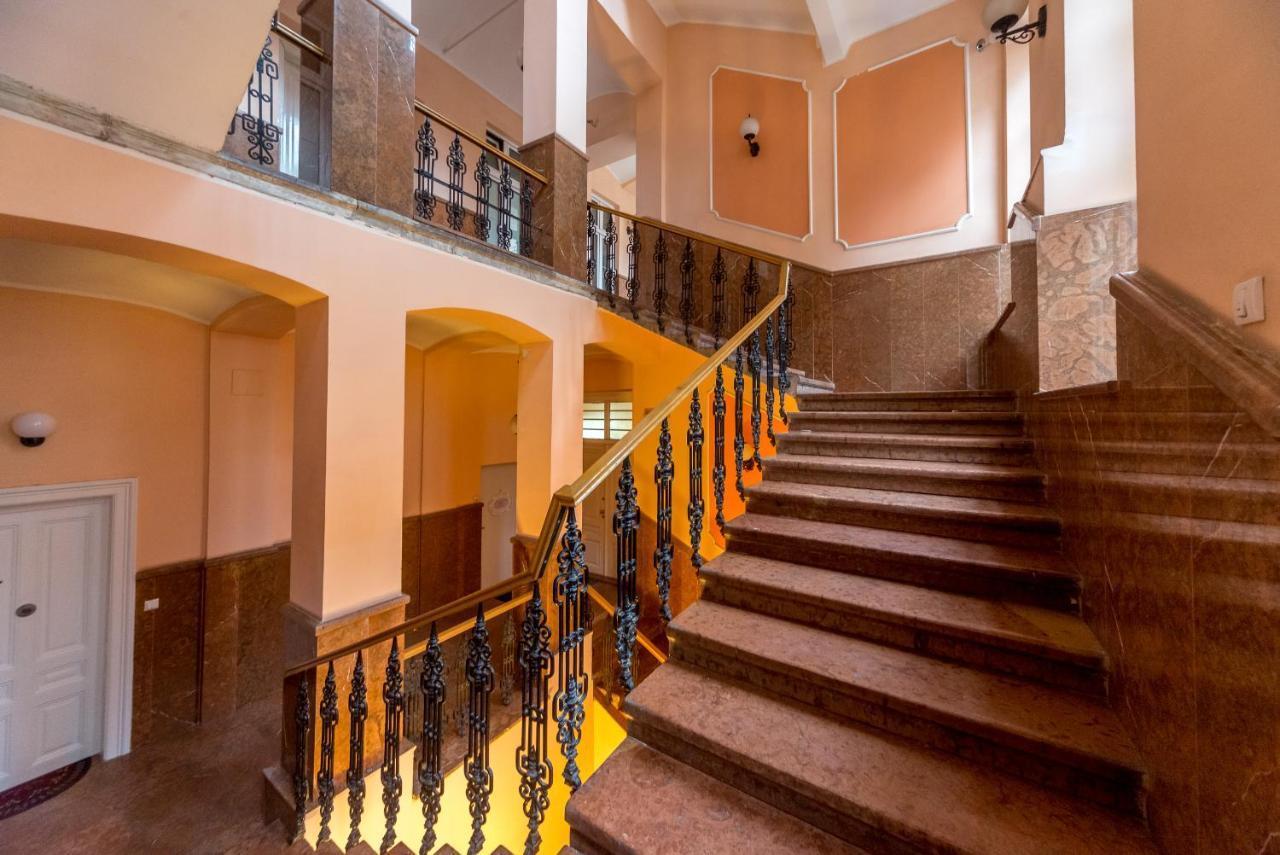 Апартаменты Royal Knez Белград Экстерьер фото